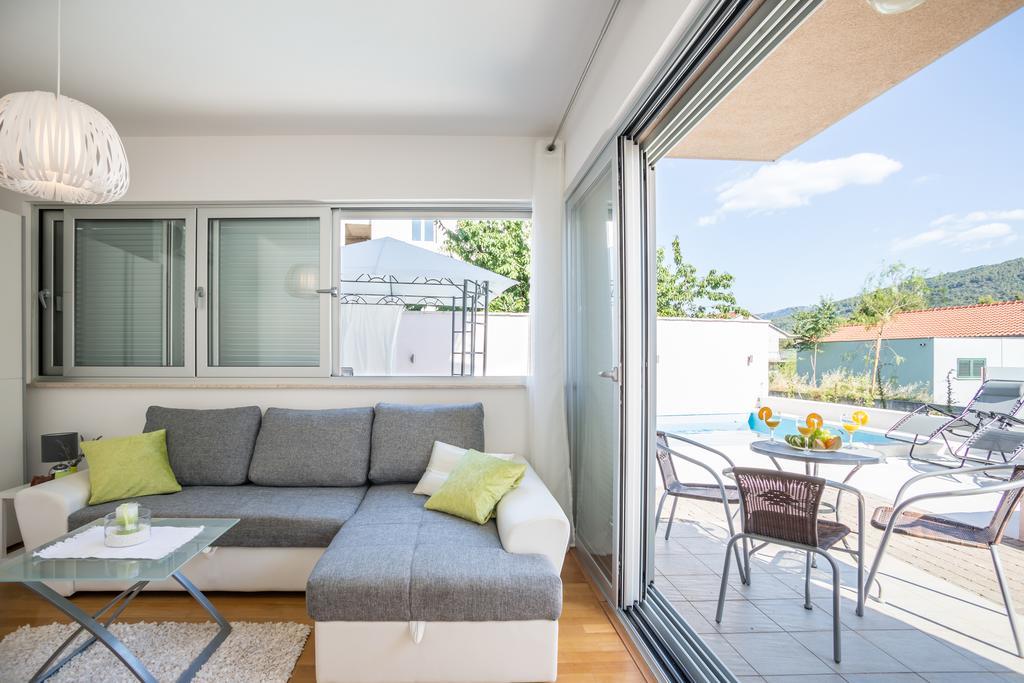 Apartment Falcon Stari Grad  Room photo