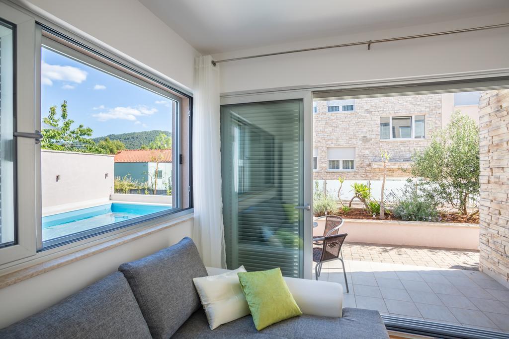 Apartment Falcon Stari Grad  Room photo