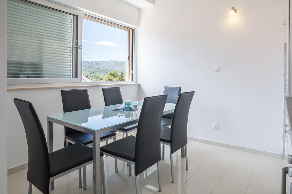 Apartment Falcon Stari Grad  Room photo
